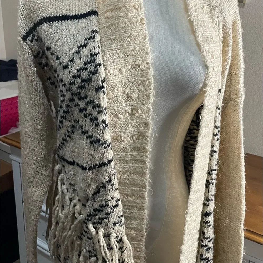 Salt water LUX/Anthro Cozy Knit Sweater with Fringe/boho